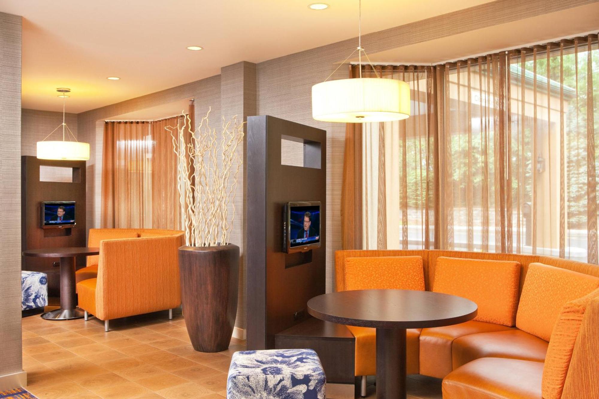 Courtyard Hartford Манчестер Екстер'єр фото