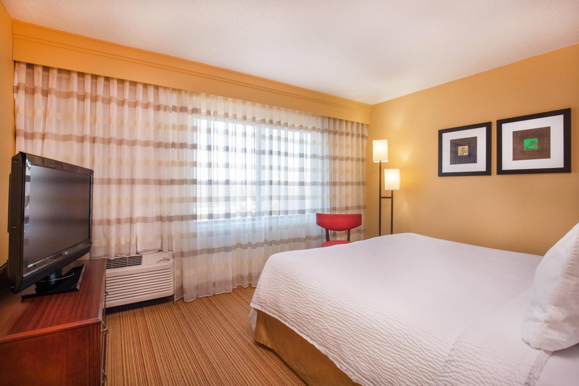 Courtyard Hartford Манчестер Екстер'єр фото